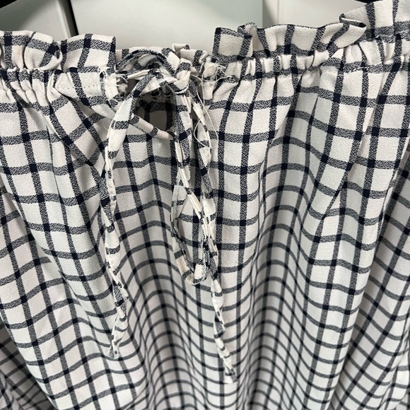 Checker patterned smocked waistband crop top - Picture 4 of 5